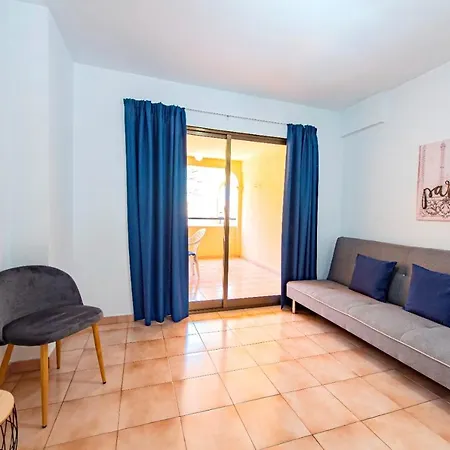 Cristianos Castle Harbour 451 *